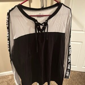 Bobbiebrooks white and black long sleeve